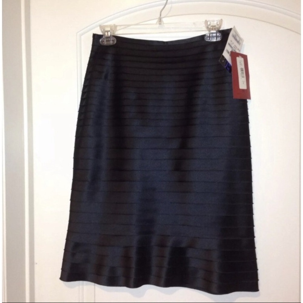 JS Collections Black Satin Tiered Flare Skirt NWT Size 6 Knee Length